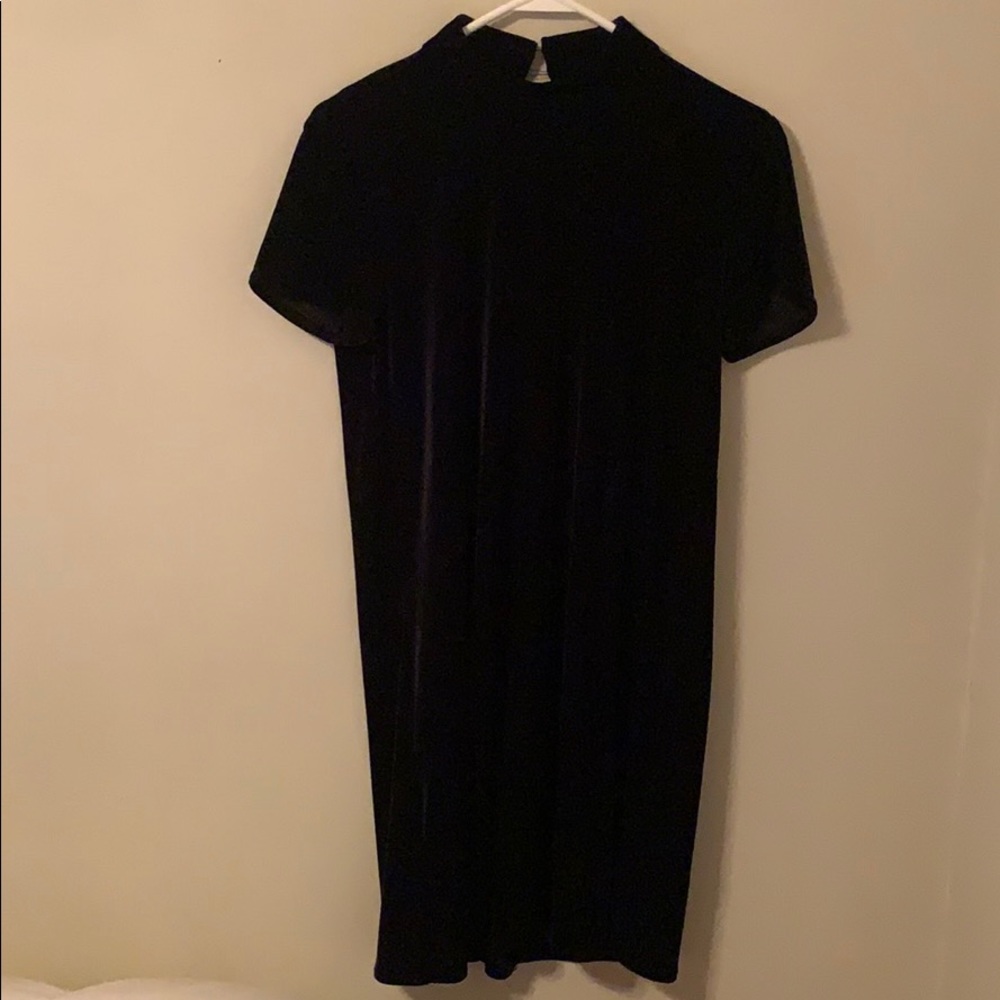 VINTAGE black turtle neck velvet dress - Picture 5 of 5